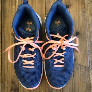 Under Armour Girls Hightop Shoes size 4